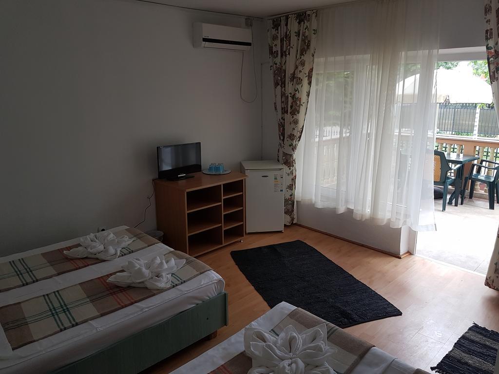 Pensiunea Casa Johnelly Costinesti Exteriör bild