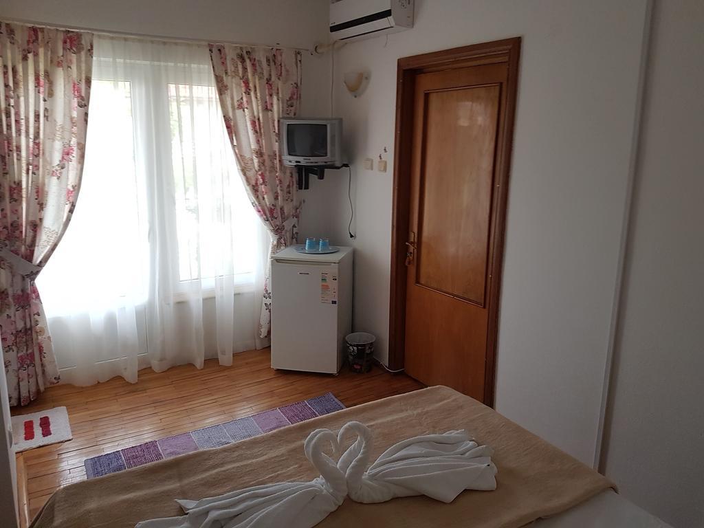 Pensiunea Casa Johnelly Costinesti Exteriör bild