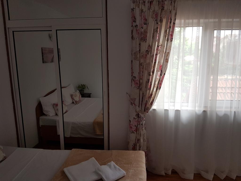 Pensiunea Casa Johnelly Costinesti Exteriör bild